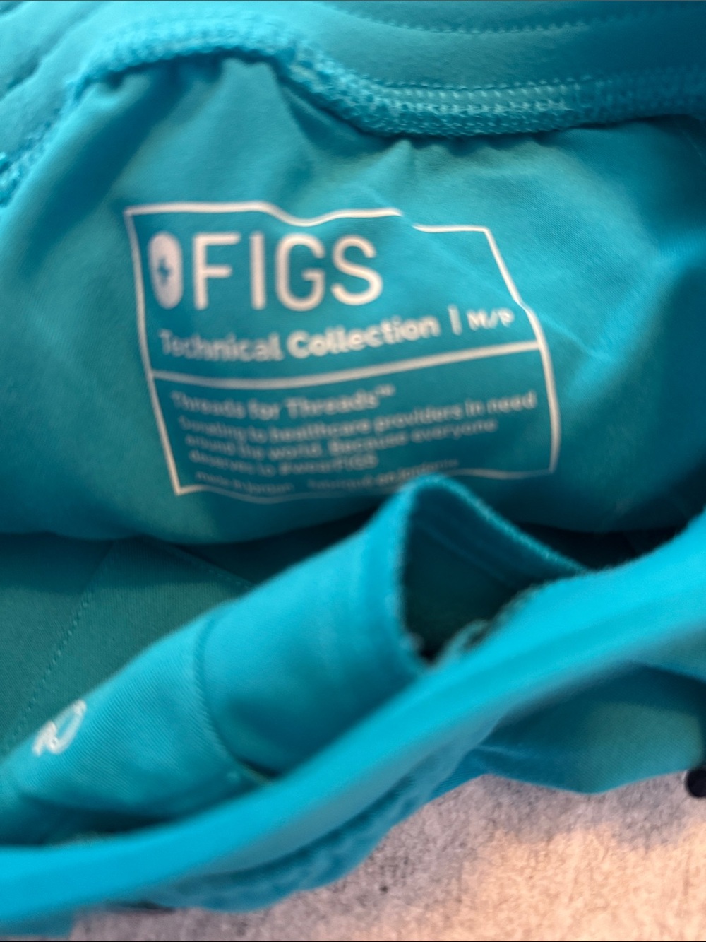 FIGS Teal Scrub Pants with Multiple Pockets - Picture 3 of 4